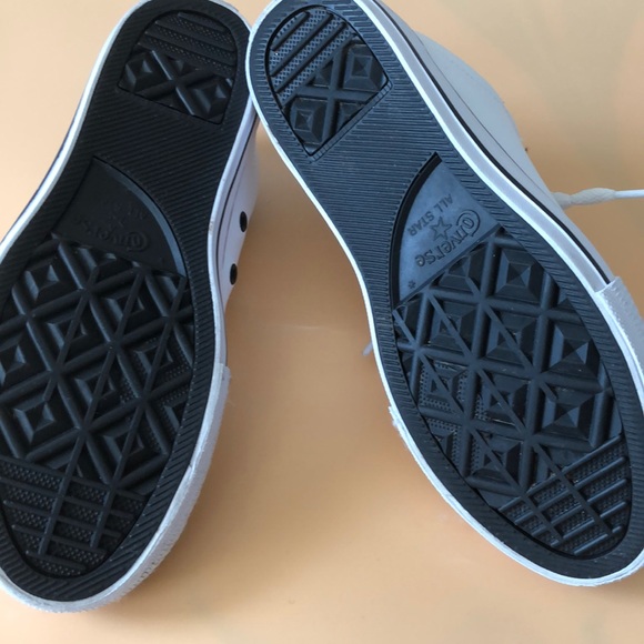 Converse White All Star Sneakers Sz 4 - Picture 3 of 5